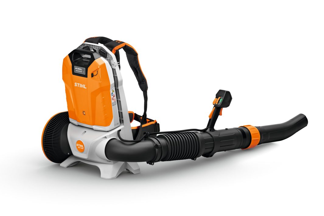 BGA 300  SOFFIATORE STIHL