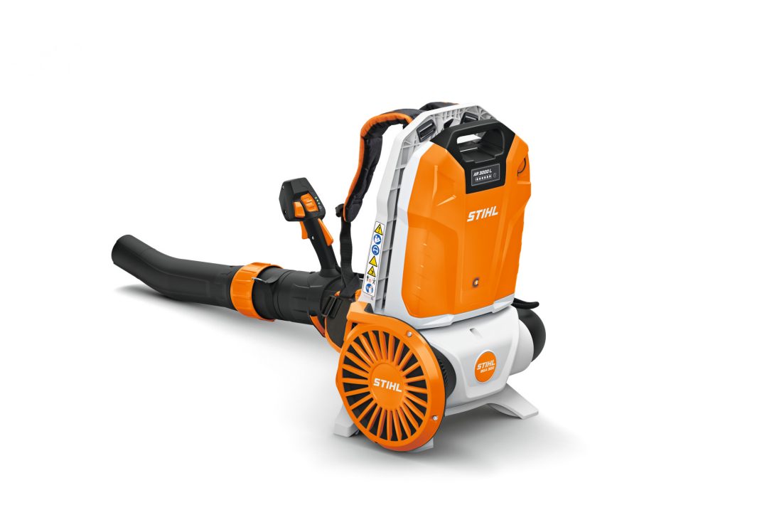 BGA 300  SOFFIATORE STIHL